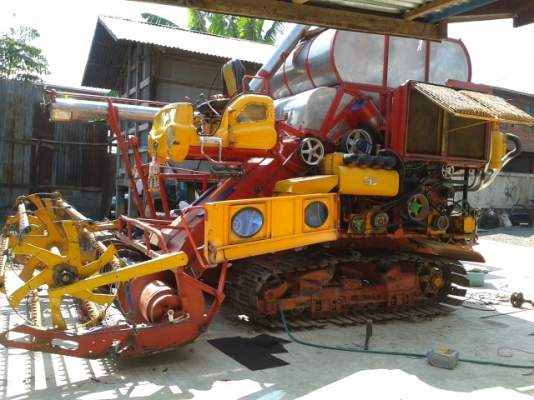 ขายรถเกี่ยวข้าวศักดิ์พัฒนาสภาพ80\% (วางก่อนได้) ขายรถเกี่ยวข้าวศักดิ์พัฒนาสภาพ80\% (วางก่อนได้)