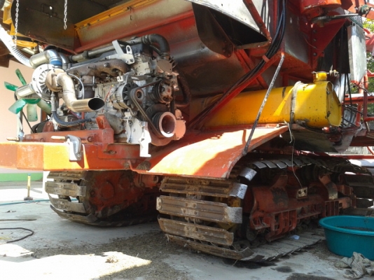 ขายรถเกี่ยวข้าวศักดิ์พัฒนาสภาพ80\% (วางก่อนได้) ขายรถเกี่ยวข้าวศักดิ์พัฒนาสภาพ80\% (วางก่อนได้)