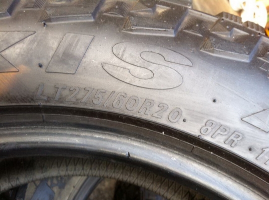 ขายยาง Mud ขอบ 20 Maxxis764 ขนาด 275-60 R20 ปี12