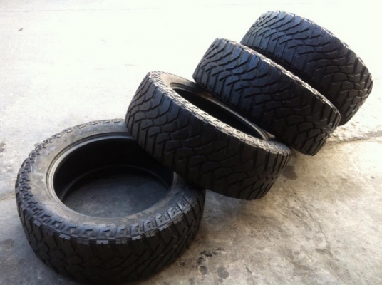 ขายยาง Mud ขอบ 20 Maxxis764 ขนาด 275-60 R20 ปี12
