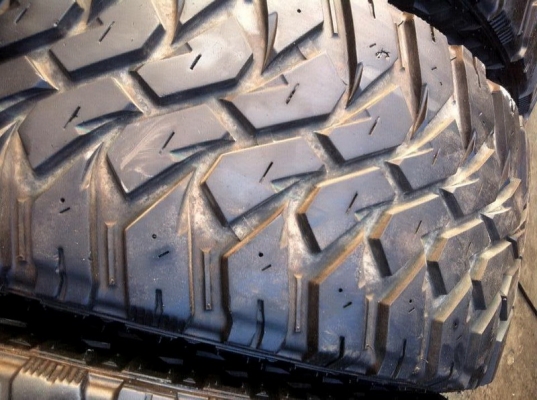 ขายยาง Mud ขอบ 20 Maxxis764 ขนาด 275-60 R20 ปี12