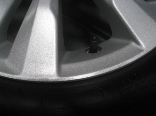 ขายล้อแม็ก Honda city 15"x5.5" et45 4รู100 +ยางปี12 สนใจติดต่อเล็กคลองสามครับ (081-3747940)