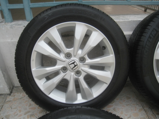 ขายล้อแม็ก Honda city 15"x5.5" et45 4รู100 +ยางปี12 สนใจติดต่อเล็กคลองสามครับ (081-3747940)