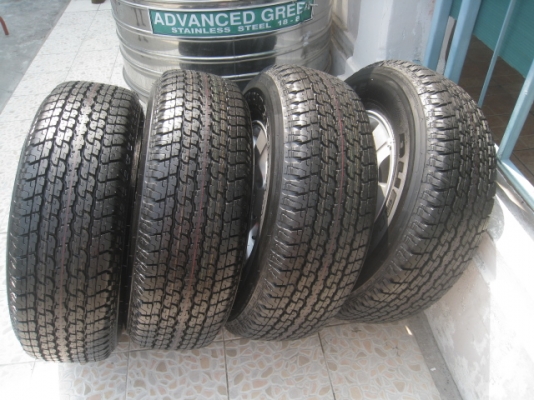 ขายล้อแม็กป้ายแดง Toyota Vigo 16"x7" et30 6รู139.7 +ยางยางผลิตสัปดาห์ที่28,3 เส้นและ 30,1 เส้น ปี13   สนใจติดต่อเล็กคลองสามครับ (081-3747940)