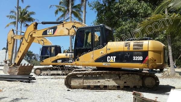 รถแบคโฮ ยี่ห้อ CAT 320D