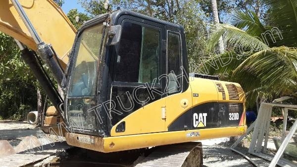 รถแบคโฮ ยี่ห้อ CAT 320D