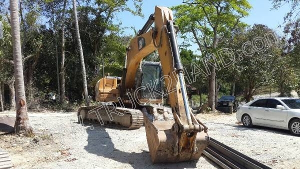 รถแบคโฮ ยี่ห้อ CAT 320D