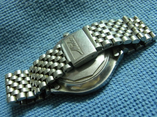 2ม.ค.((น้าเล็ก)) นำเสนอนาฬิกาข้อมือ