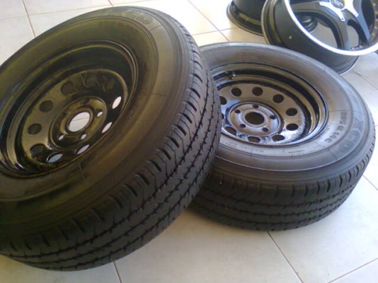 205R14  5/114 คู่นี้3000 ยางปี11ใช้ต่ออีกยาว