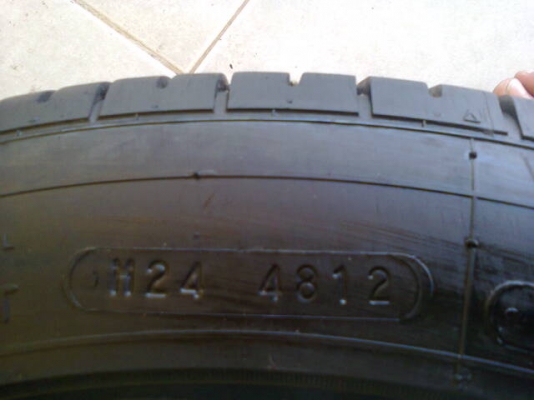 NANKANG 275-40-18 ปี12 ดอกสวยเต็ม