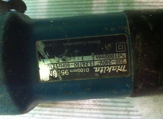 เครื่องเจียร แพ็คคู่ Makita 9553NB Maktec MT958 ราคาแสนถูก