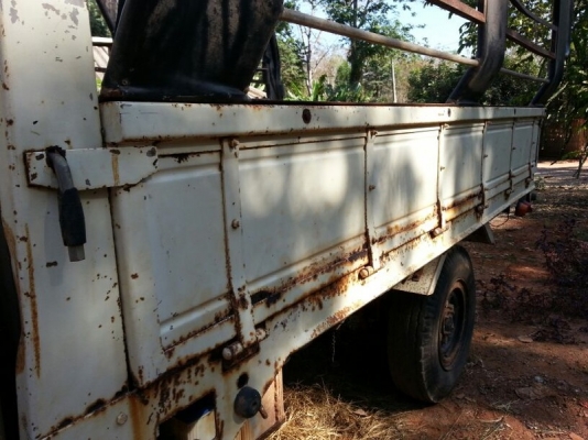 รถฮีโน่  4 ล้อ รั้ว ทูโถ้  100 แรงม้า. ปี 47  ( รถวิ่ง 64,xxx กว่า กม. )  สนใจติดต่อ 081 - 6079515