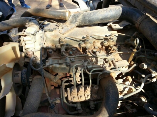 รถฮีโน่  4 ล้อ รั้ว ทูโถ้  100 แรงม้า. ปี 47  ( รถวิ่ง 64,xxx กว่า กม. )  สนใจติดต่อ 081 - 6079515