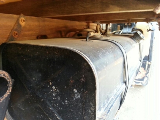 รถฮีโน่  4 ล้อ รั้ว ทูโถ้  100 แรงม้า. ปี 47  ( รถวิ่ง 64,xxx กว่า กม. )  สนใจติดต่อ 081 - 6079515