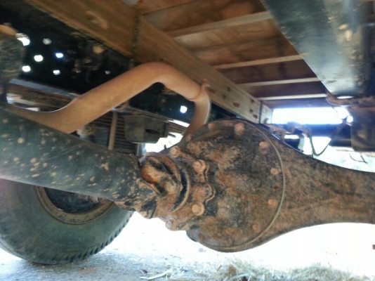 รถฮีโน่  4 ล้อ รั้ว ทูโถ้  100 แรงม้า. ปี 47  ( รถวิ่ง 64,xxx กว่า กม. )  สนใจติดต่อ 081 - 6079515