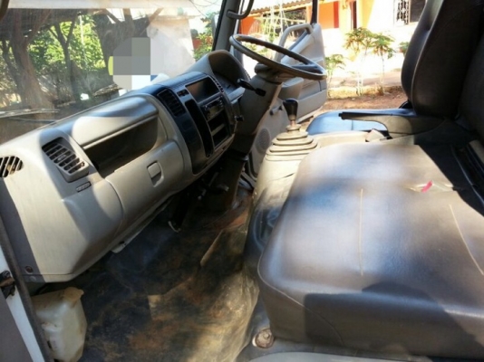 รถฮีโน่  4 ล้อ รั้ว ทูโถ้  100 แรงม้า. ปี 47  ( รถวิ่ง 64,xxx กว่า กม. )  สนใจติดต่อ 081 - 6079515