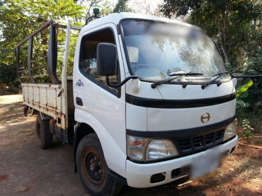 รถฮีโน่  4 ล้อ รั้ว ทูโถ้  100 แรงม้า. ปี 47  ( รถวิ่ง 64,xxx กว่า กม. )  สนใจติดต่อ 081 - 6079515