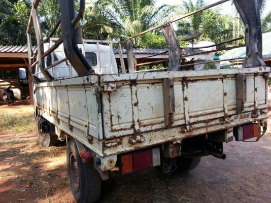 รถฮีโน่  4 ล้อ รั้ว ทูโถ้  100 แรงม้า. ปี 47  ( รถวิ่ง 64,xxx กว่า กม. )  สนใจติดต่อ 081 - 6079515