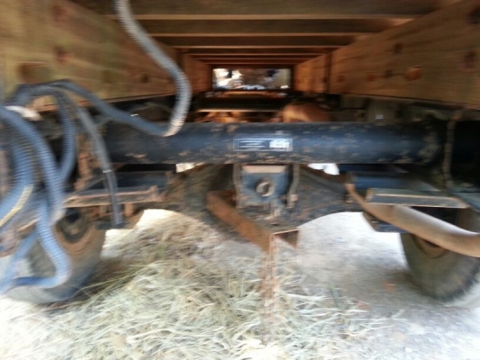 รถฮีโน่  4 ล้อ รั้ว ทูโถ้  100 แรงม้า. ปี 47  ( รถวิ่ง 64,xxx กว่า กม. )  สนใจติดต่อ 081 - 6079515