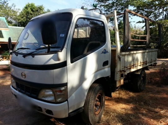 รถฮีโน่  4 ล้อ รั้ว ทูโถ้  100 แรงม้า. ปี 47  ( รถวิ่ง 64,xxx กว่า กม. )  สนใจติดต่อ 081 - 6079515