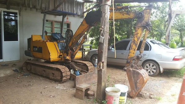 ***ขายแล้วครับขอบคุณ Truck2hand ขายรถขุดน้อย KOMATSU PC30-3 เครื่องเดิมปั๊มเดิม แรงดี ใช้งานปกติ เอวดีไม่แตก ใบแทรก โซ่ สภาพดี ทำงานได้ปกติ อาร์มมีปะนิดหน่อย สภาพพร้อมใช้งาน เอกสารสัญญาซื้อขาย ราคาต่อรองได้เด้อพี่น้องครับ