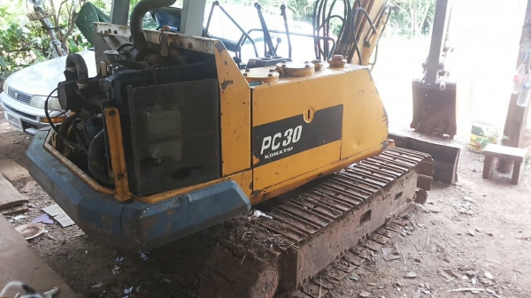 ***ขายแล้วครับขอบคุณ Truck2hand ขายรถขุดน้อย KOMATSU PC30-3 เครื่องเดิมปั๊มเดิม แรงดี ใช้งานปกติ เอวดีไม่แตก ใบแทรก โซ่ สภาพดี ทำงานได้ปกติ อาร์มมีปะนิดหน่อย สภาพพร้อมใช้งาน เอกสารสัญญาซื้อขาย ราคาต่อรองได้เด้อพี่น้องครับ