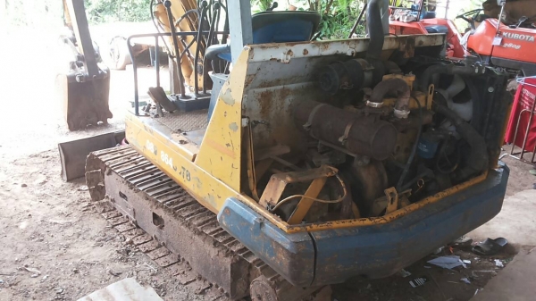 ***ขายแล้วครับขอบคุณ Truck2hand ขายรถขุดน้อย KOMATSU PC30-3 เครื่องเดิมปั๊มเดิม แรงดี ใช้งานปกติ เอวดีไม่แตก ใบแทรก โซ่ สภาพดี ทำงานได้ปกติ อาร์มมีปะนิดหน่อย สภาพพร้อมใช้งาน เอกสารสัญญาซื้อขาย ราคาต่อรองได้เด้อพี่น้องครับ