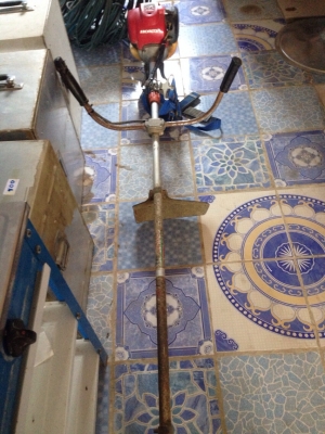 เครื่องตัดหญ้า 2 เครื่อง  อ่อน และ แข็ง