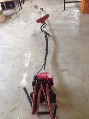 เครื่องตัดหญ้า 2 เครื่อง  อ่อน และ แข็ง