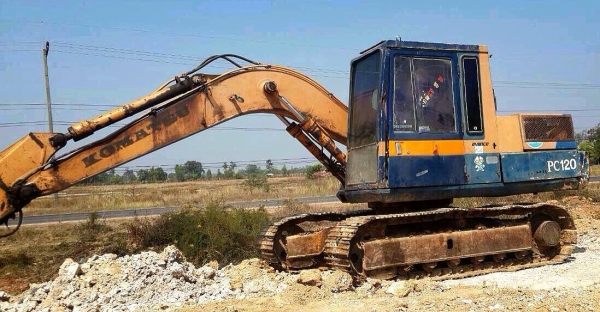 ***ขายแล้วครับขอบคุณ Truck2hand แบคโฮ KOMUTSU PC120-3 เครื่องเดิมปั๊มเดิม ช่วงล่างดีแน่นเอวดี ใบแทรกสวยบูมอาร์มสวยไม่มีปะ รถทำงานปกติ ใช้งานอยู่ไม่โหลด เอกสารเล่มทะเบียน ราคาต่อรองได้เด้อ พี่น้องครับ