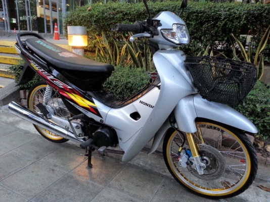 ขาย WAVE 100 S ดิส สภาพดีใช้น้อยรักษามือเดียว ภาษี พรบ.เต็ม58 เครื่องเดิมสนิทแห้งๆ เงียบๆ เดินดี ไม่มีควันขาวแน่นอน สตาร์ท