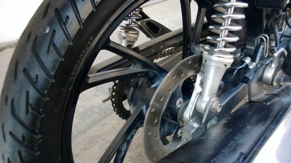 AXELO R 2013 อายุน้อย มีดิสเบรคหลัง สตาร์ทมือ ถูกๆ ลดได้เป็นพัน AXELO R 2013 อายุน้อย มีดิสเบรคหลัง สตาร์ทมือ ถูกๆ ลดได้เป็นพัน