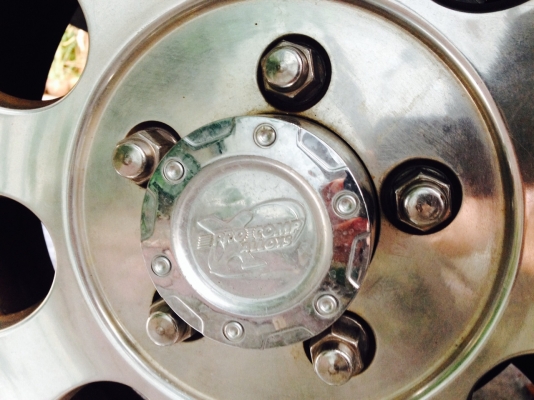 แมกนอกพร้อมยาง KM2 สภาพนางฟ้าใช้น้อยราคาถูก