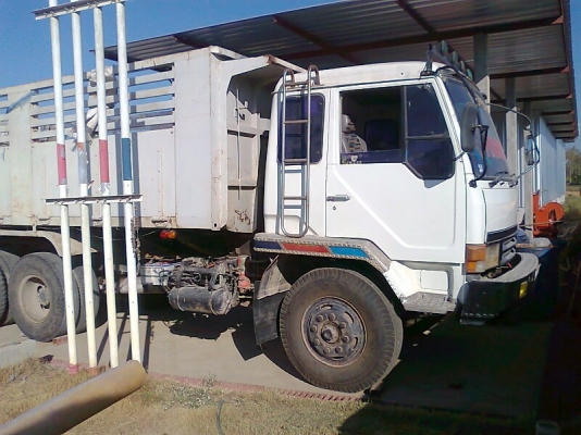 สิบล้อ MITSUBISHI FUSO รถสวยพร้อมใช้งาน ตัดราคาเหลือเพียง 580,000 บาท.!!!!!!!!  หลุดมัดจำ 12 กพ.57