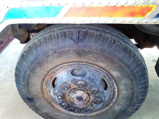 สิบล้อ MITSUBISHI FUSO รถสวยพร้อมใช้งาน ตัดราคาเหลือเพียง 580,000 บาท.!!!!!!!!  หลุดมัดจำ 12 กพ.57