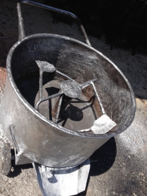 เครื่องอัดอิ๊ฐบ็อกประสาน +เครื่องกวนผสมดิน พร้อมใช้ครับ