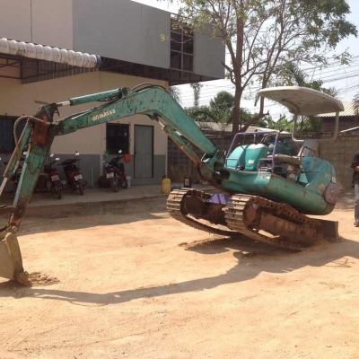 ขายแบคโฮ Komatsu PC15 ใช้งานได้เลย 250000บาท