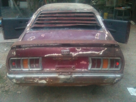 GTO สปอร์ต 2 ประตู ลอกสีเตรียมทำ แต่งบหมด ขอขาย 40,000 บาท