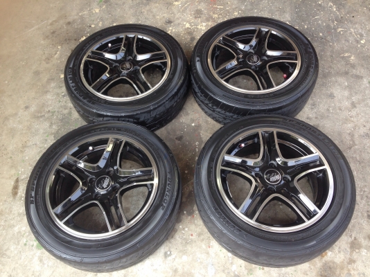 ขายแม็กพี้อมยางขอบ 15