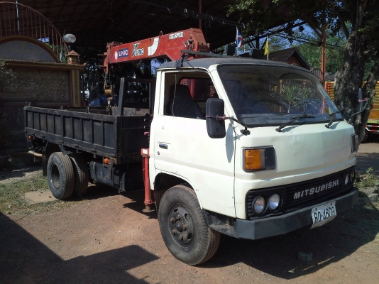 ขายรถ6ล้อMITSIBISHI ติดเครนU-NIC 4ท่อน