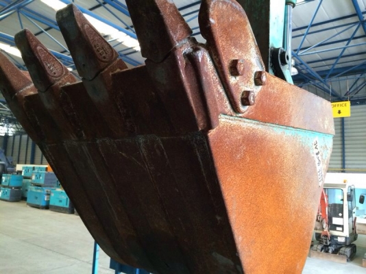 Kobelco SK70SR สภาพใหม่มาก นำเข้าจากญี่ปุ่น พร้อมใหห้ตรวจสภาพครับ