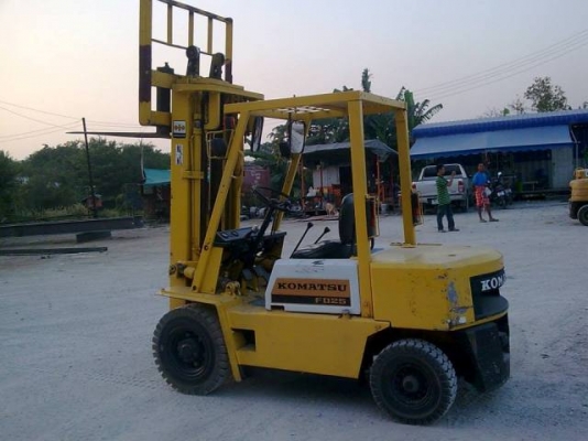 รถโฟลค์ลิฟพร้อมขายสภาพ ดี เสาสุงพิเศษ 5 เมตร......