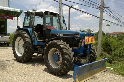 ขายรถไถ Ford 8340 SL 4WD สภาพพร้อมใช้งาน ขายรถไถ Ford 8340 SL 4WD สภาพพร้อมใช้งาน