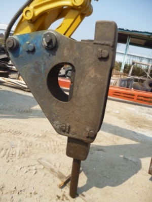 ต้องการขายรถขุดพร้อมหัวเจาะ KOMATSU PC60-6