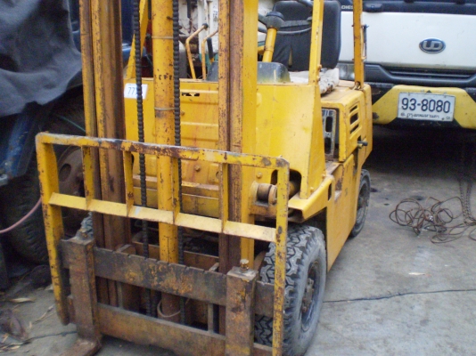 KOMATSU FD15-1 ตันห้า ดีเซล รถญี่ปุ่นนำเข้า KOMATSU FD15-1 ตันห้า ดีเซล รถญี่ปุ่นนำเข้า