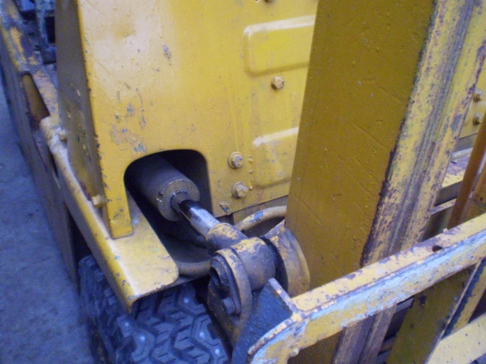 KOMATSU FD15-1 ตันห้า ดีเซล รถญี่ปุ่นนำเข้า KOMATSU FD15-1 ตันห้า ดีเซล รถญี่ปุ่นนำเข้า