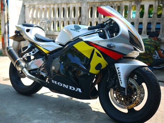 ขายรถสวยราคาถูก CBR400 แฟริ่ง Rc212 พร้อมทะเบียนแท้ ท่อสูตรเบิกใหม่