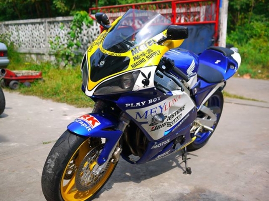 ขาย CBR400 แฟริ่ง Rc212 พร้อมทะเบียนแท้จัดไฟแนนท์ได้ ท่อสูตรออกตูด