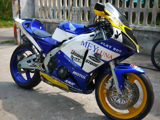 ขาย CBR400 แฟริ่ง Rc212 พร้อมทะเบียนแท้จัดไฟแนนท์ได้ ท่อสูตรออกตูด ขาย CBR400 แฟริ่ง Rc212 พร้อมทะเบียนแท้จัดไฟแนนท์ได้ ท่อสูตรออกตูด