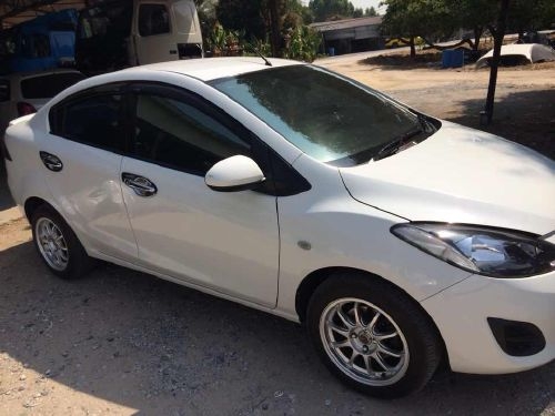 Mazda2 4ประตุ ตัวท๊อป ราคาถูก